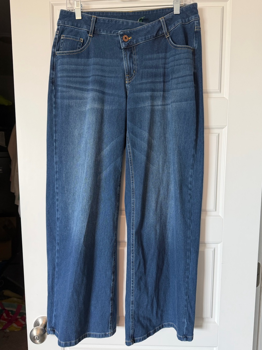 HALARA Flex Asymmetric Women's Wide-Leg Jeans in Dark Blue - Picture 3 of 11